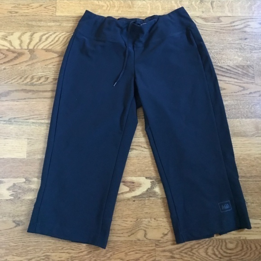 REI black active outdoor workout Capri size‎ Medium
